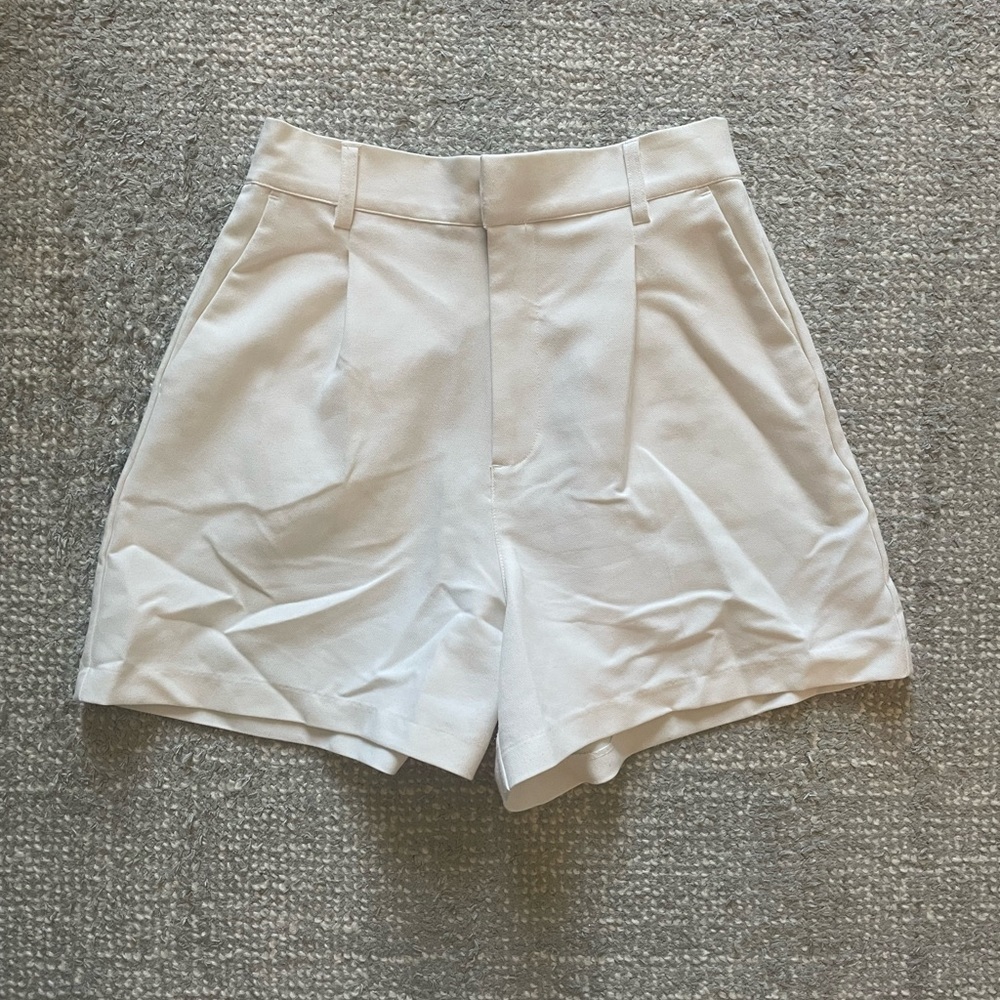 Abercrombie Ultra High Rise Tailored Short